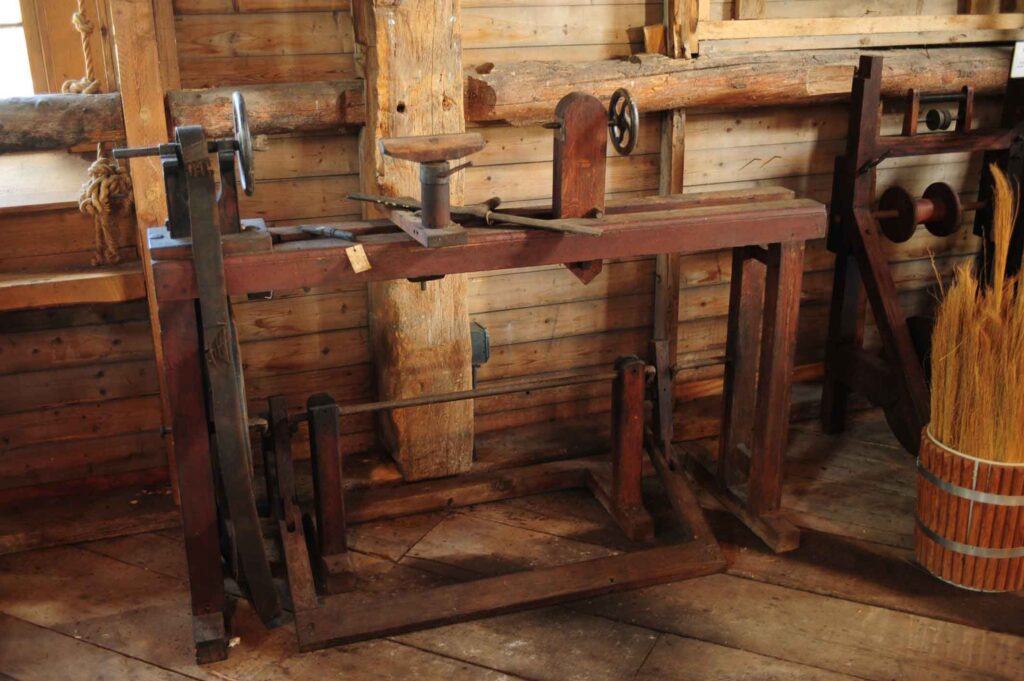 colonial period wood lathe